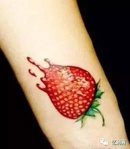 有纹身的网红吃瓜 第1张 有纹身的网红吃瓜 第1张